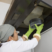 自分でできる換気扇掃除5ステップ 頑固な油汚れをスッキリ落とそう みんなのハウスクリーニング