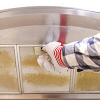 実働30分でピカピカに 換気扇フィルターの簡単すぎる掃除方法 みんなのハウスクリーニング